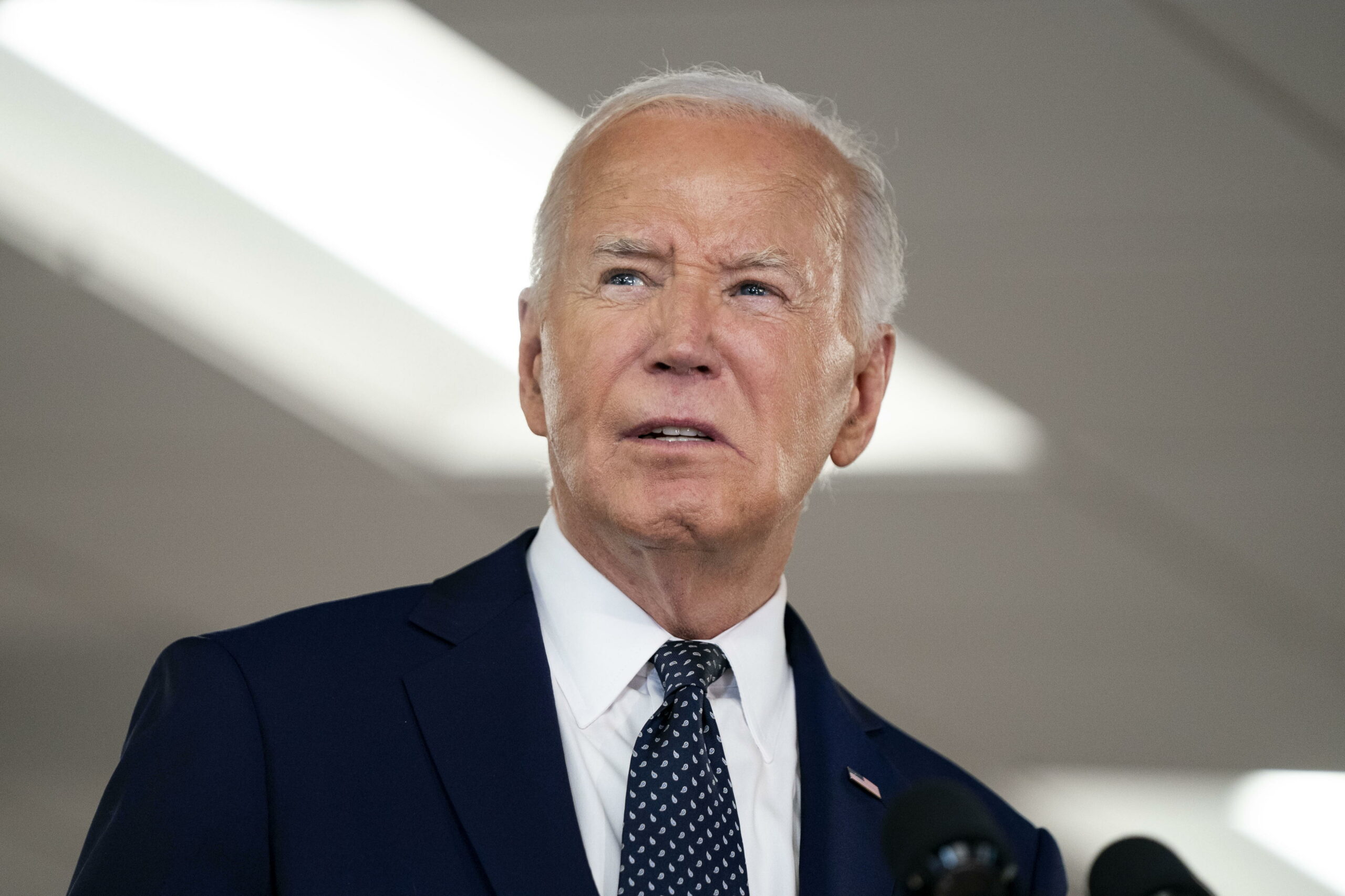 La junta editorial del The Washington Post insiste a Biden que se retire