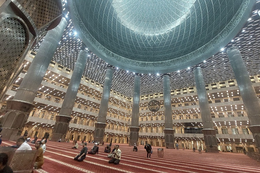 Imagen de la mezquita Istiqlal, la más grande del sureste asiático.