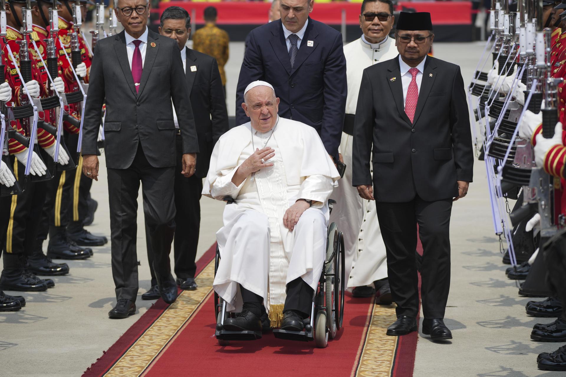 Policía de Indonesia detiene a siete personas que pretendían atacar al papa Francisco