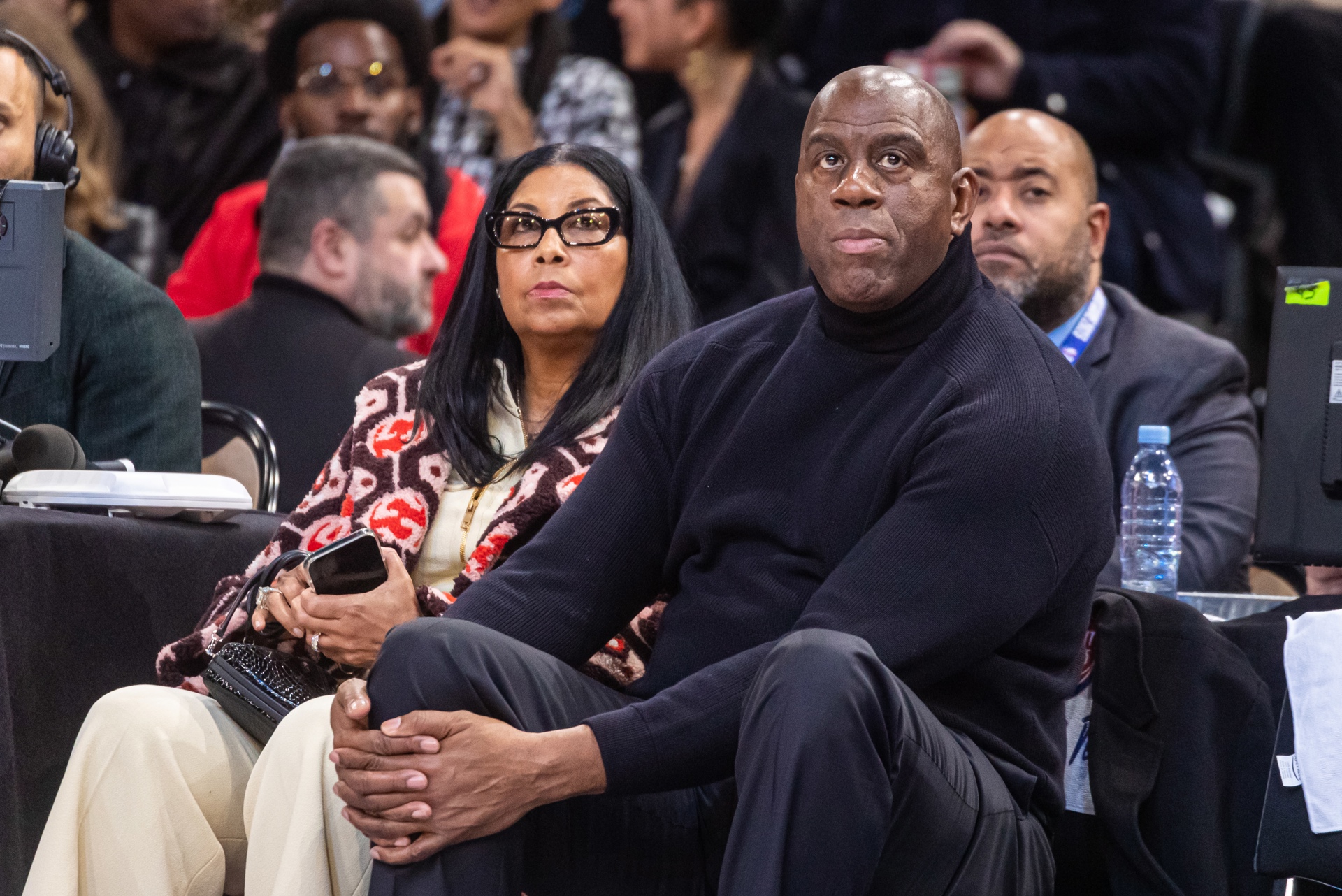 Magic Johnson llama a afroamericanos en EE.UU. a votar por Kamala Harris