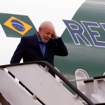 Lula regresa a México por problema técnico en el avión presidencial