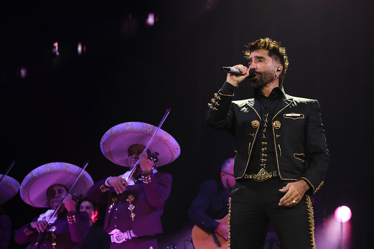 Alejandro Fernández rinde homenaje a su padre con ‘De Rey a Rey’