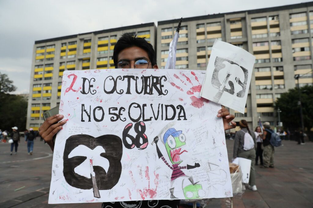 El apoyo a Gaza se suma a la marcha por el 2 de octubre - d00fb24e755b5f9c629d36240d0926109a6b2698w-1024x683