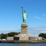 Estatua de la Libertad cierra al público tras cierre gubernamental en EE.UU. Estatua de la Libertad cierra al público tras cierre gubernamental en EE.UU.