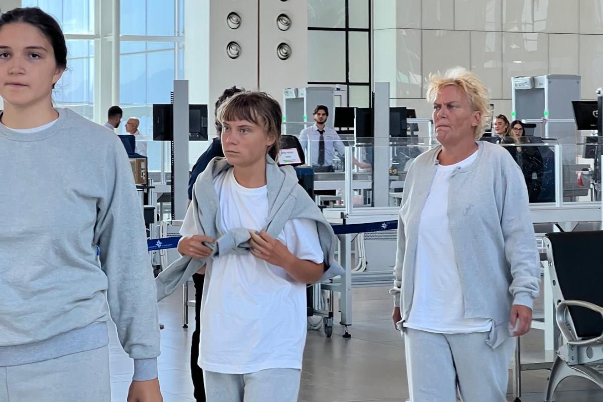 Israel deporta a otros 171 activistas de la flotilla Global Sumud, incluida Greta Thunberg