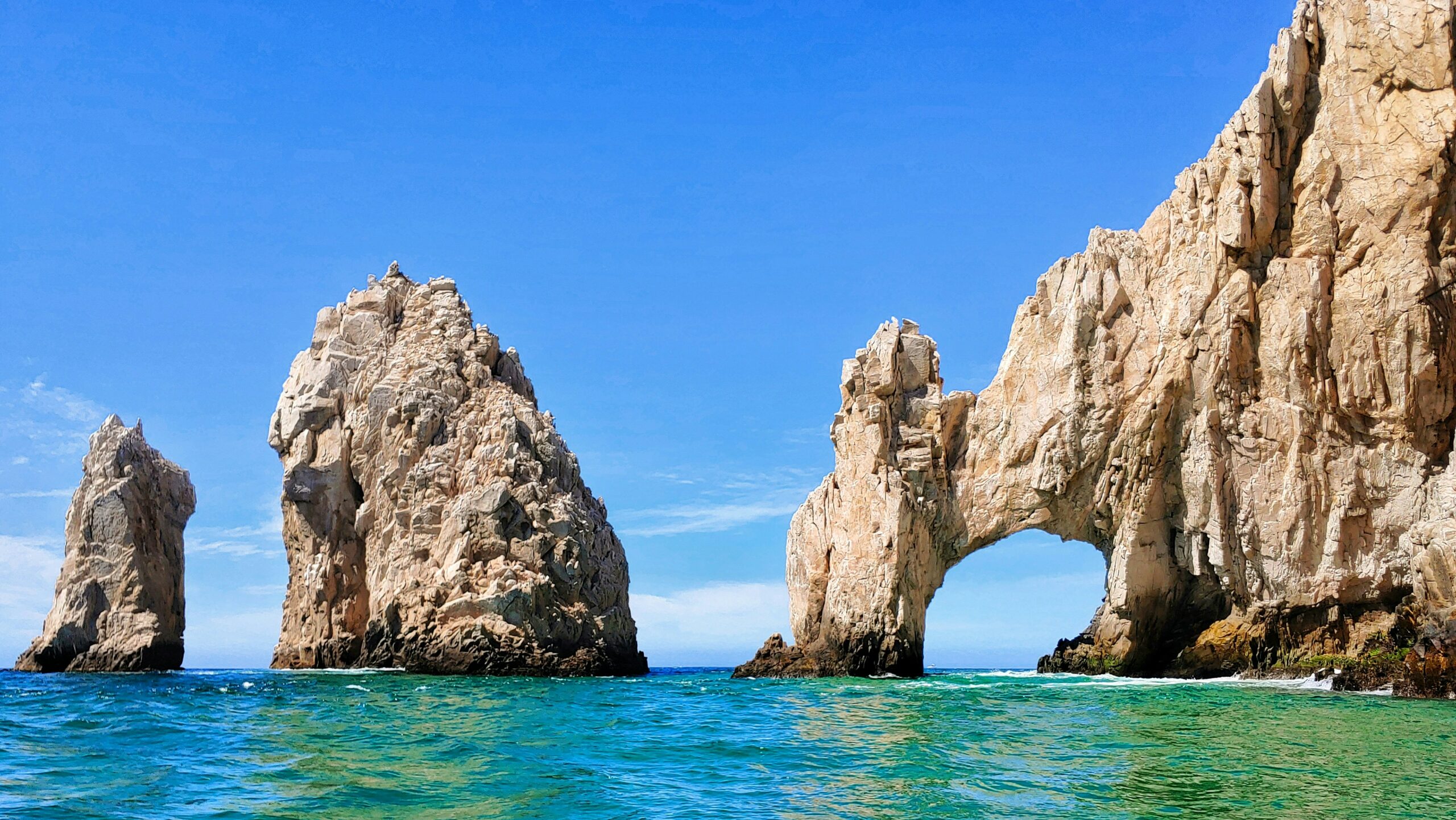 Video: Reaparece playa bajo Arco de Cabo San Lucas; personas quedan atrapadas - mario-mendez-9qivx-bl95u-unsplash-scaled