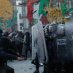 Al menos 94 policías heridos durante marcha por el 2 de octubre