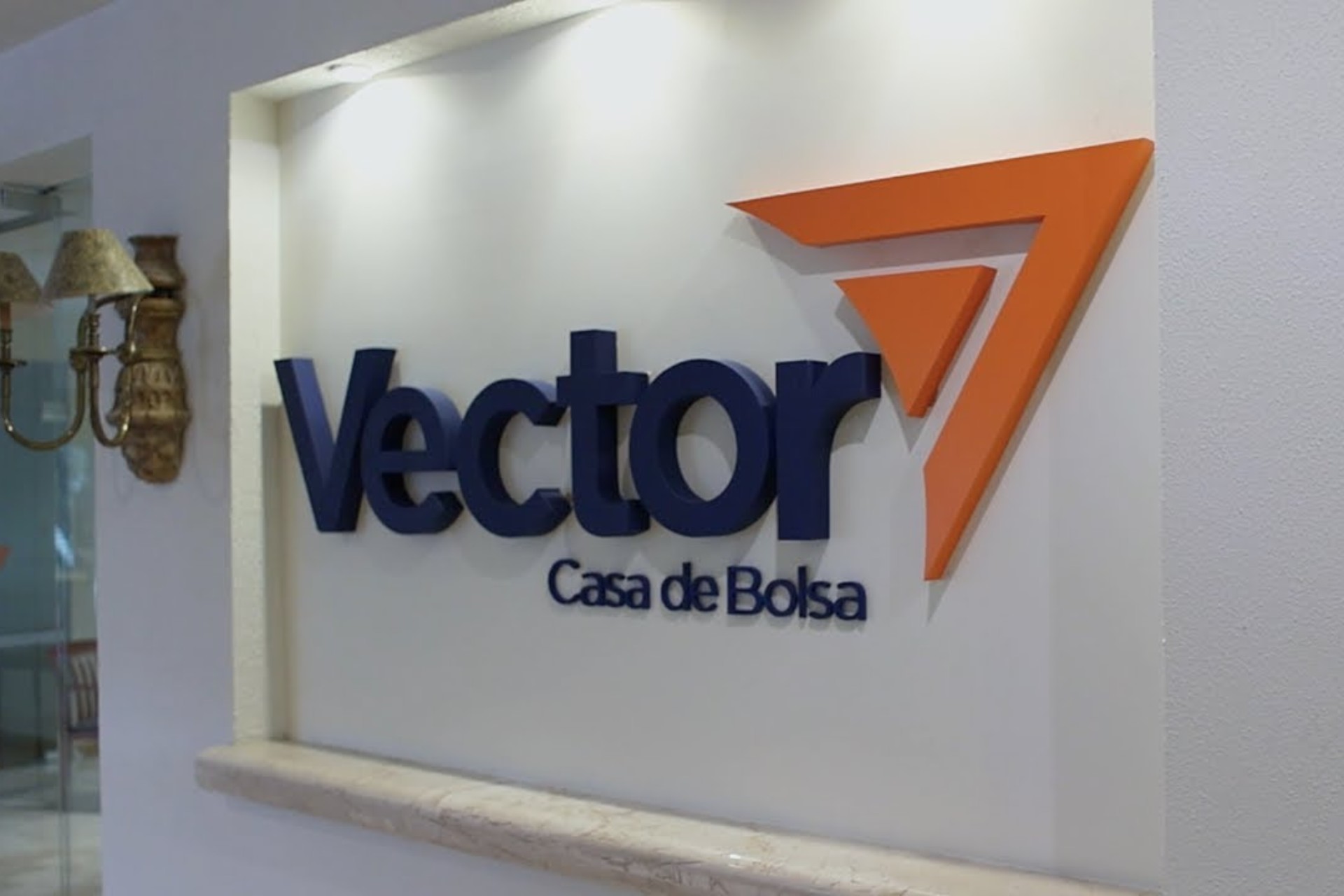 Vector, señalada por EE.UU., transmitirá cuentas y activos a Finamex Casa de Bolsa