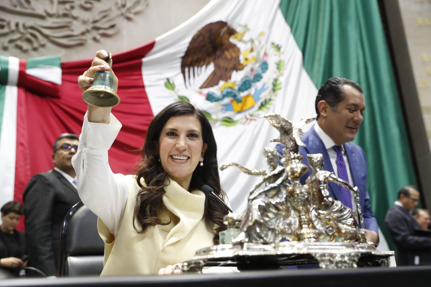 3zq4eiestrba5mqq4cl7lwaizu Kenia López Rabadán pide revisar libros de la SEP por caso Marx Arriaga