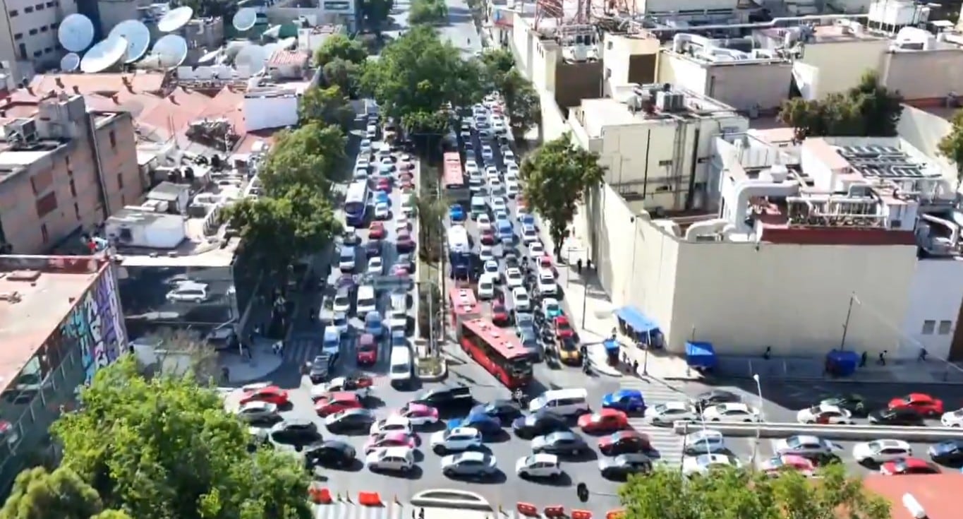 apo3vrow6zgmlc37ouu5kwptcy Extrabajadores de Ruta 100 bloquean Fiscalía CDMX; reclaman pago tras 31 años