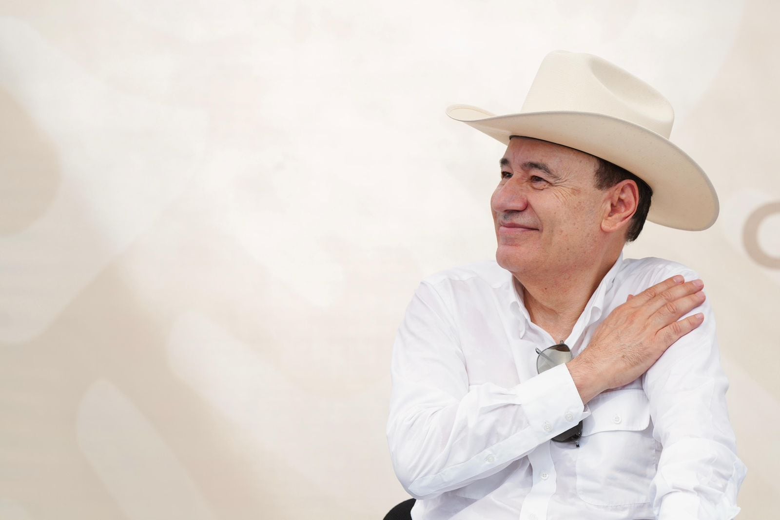 Alfonso Durazo lanza foros de consulta