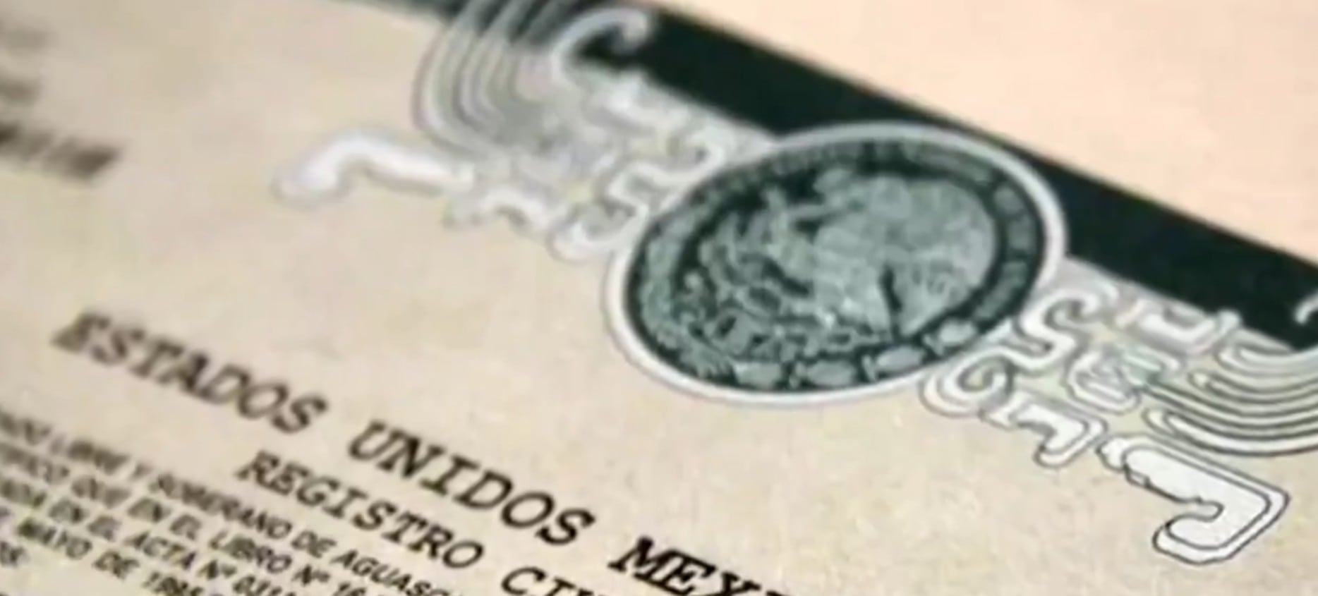 Fiscalía de Chiapas detiene a 3 funcionarios por venta ilegal de actas