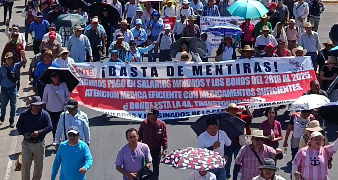 Integrantes de la CNTE y SNTE protestan hoy 26 de febrero de 2026 en Tuxtla Gutiérrez, Chiapas
