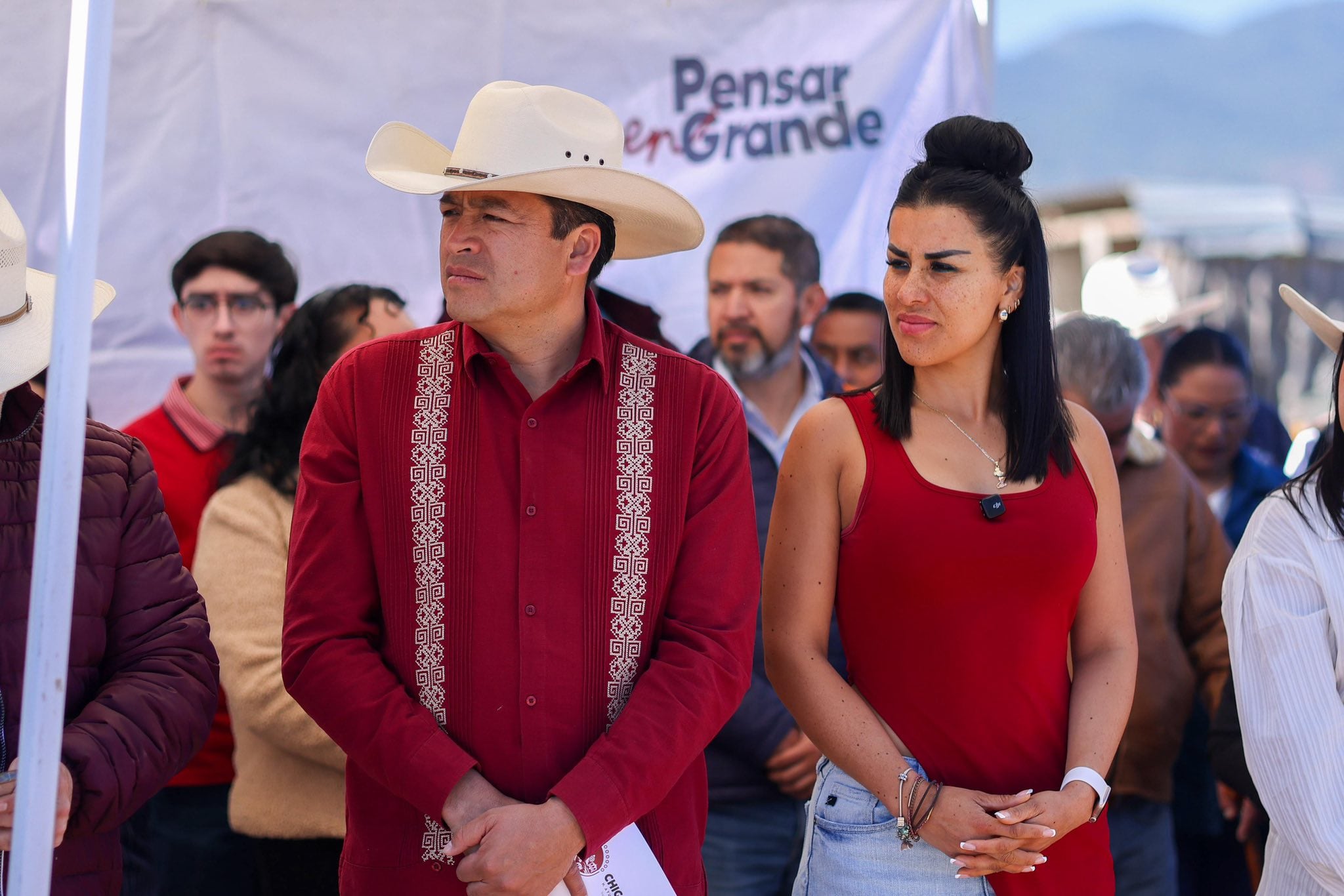 wtoaenhskbf7zb47j377cezaoi Juan Rivera Trejo, alcalde de Chignahuapan, con su esposa Isabel Martínez.