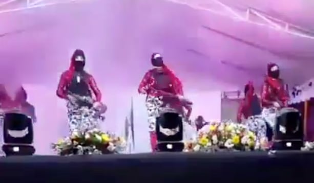 Baile de estudiantes en Michoacán