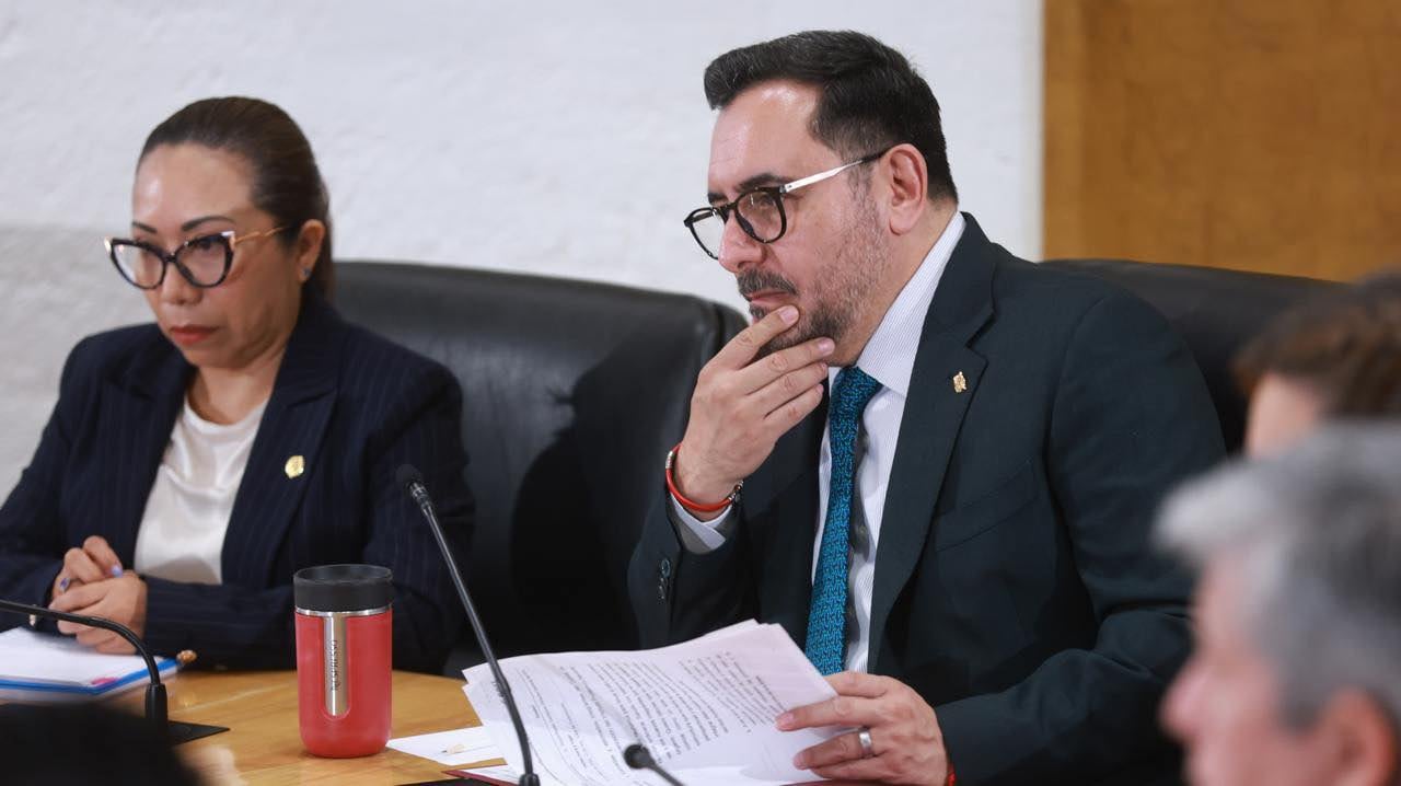 ei5zaerusjfk7lsstsz76vk26i ¿Quién es Arturo Reyes Sandoval?