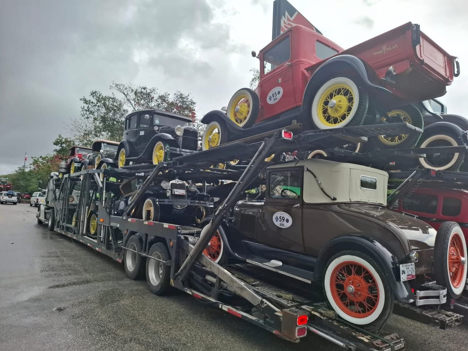 Asaltan caravana de autos clásicos en la autopista Puebla-Orizaba