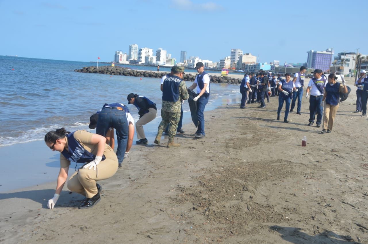 Semar, Pemex y Profepa atienden derrame de hidrocarburos en Veracruz y Tabasco