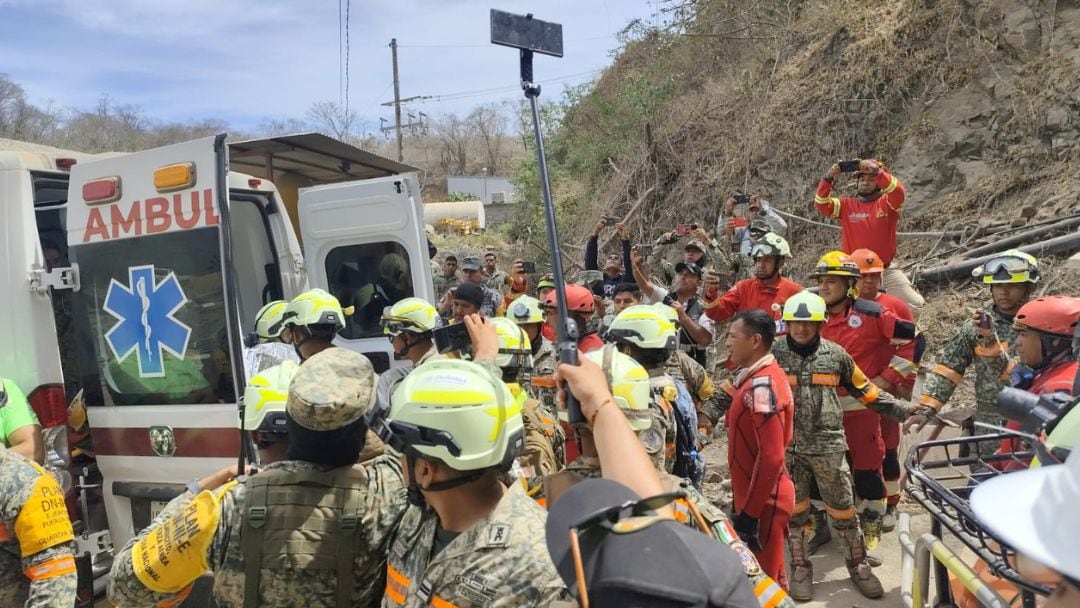3paic4kusnaf7hxodtlftmiu64 Así aplauden el rescate del minero con vida en Sinaloa