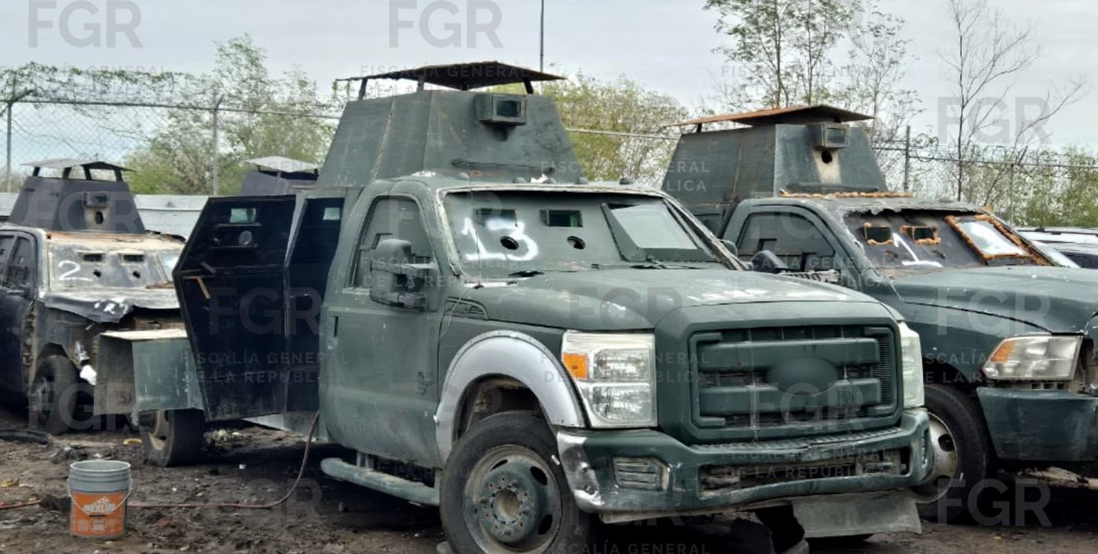 FGR destruye 18 vehículos con blindaje artesanal en Tamaulipas.
