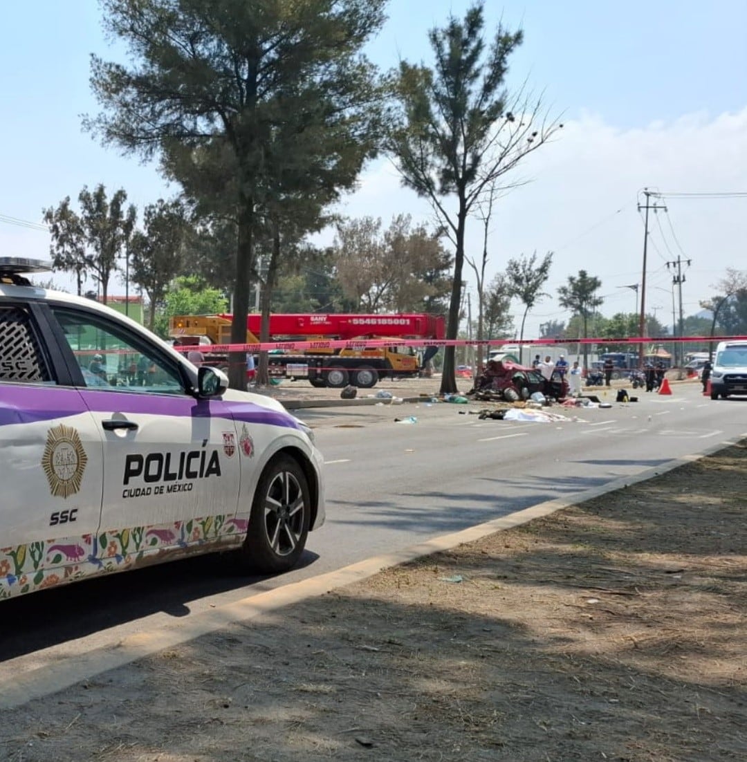 Tráiler causa choque múltiple en Zaragoza; hay dos muertos