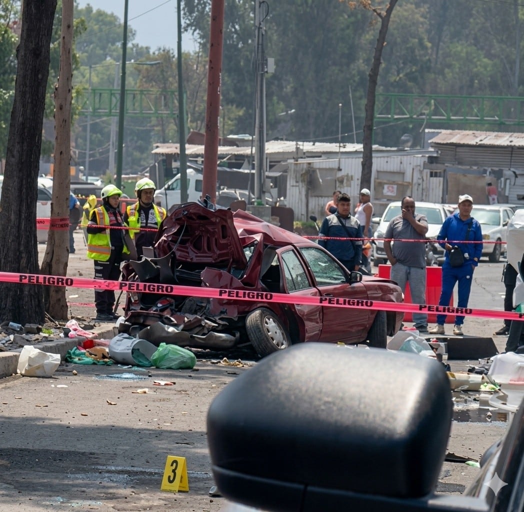 Tráiler causa choque múltiple en Zaragoza; hay dos muertos