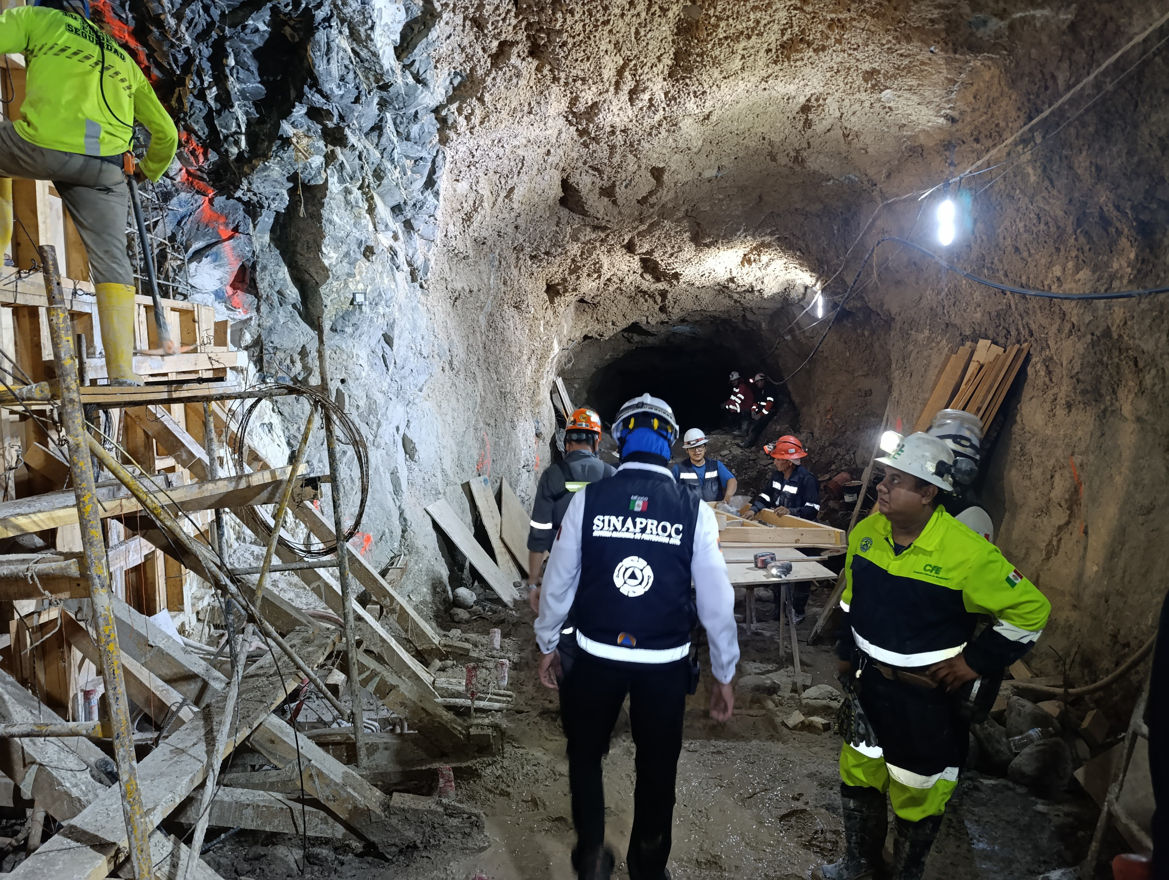 p2rt75cjxzaspnq5xs6mbce7wu Trabajos en mina Santa Fe continúan: último trabajador atrapado sigue sin ser localizado