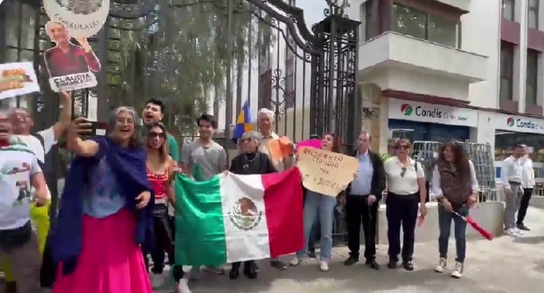 Sheinbaum cierra su visita a Barcelona con reunión con mexicanos antes de volver a México