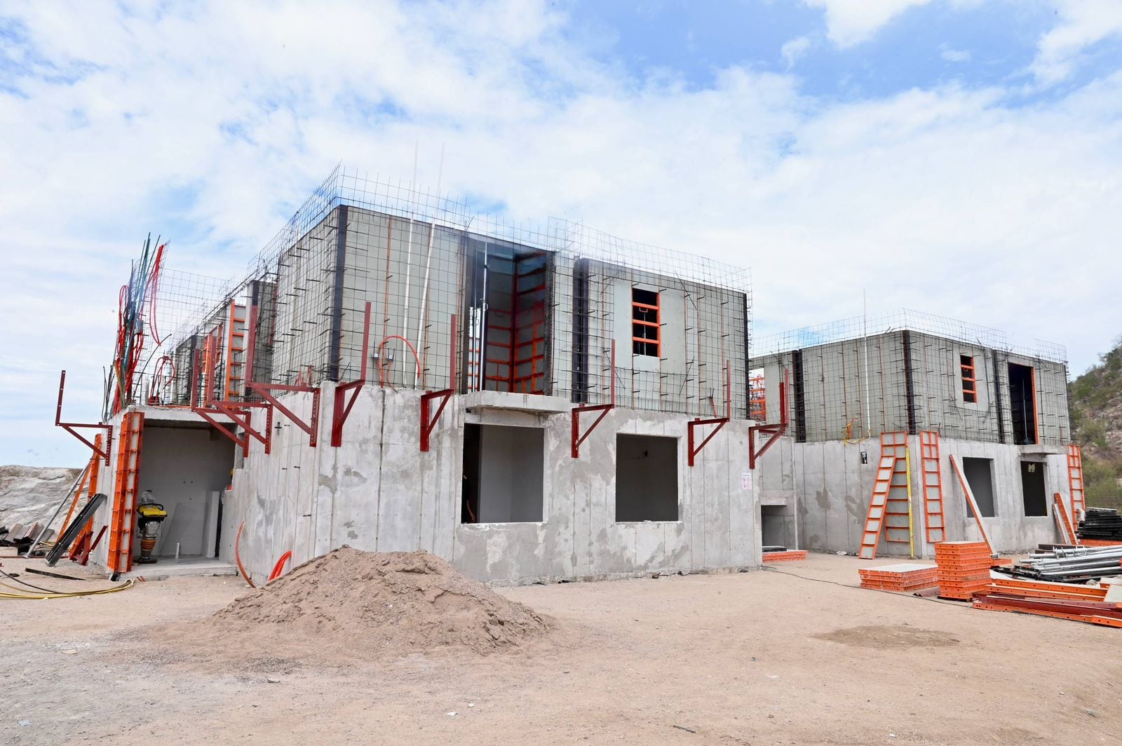 Gobierno de Sonora inicia construcción de 37 mil viviendas