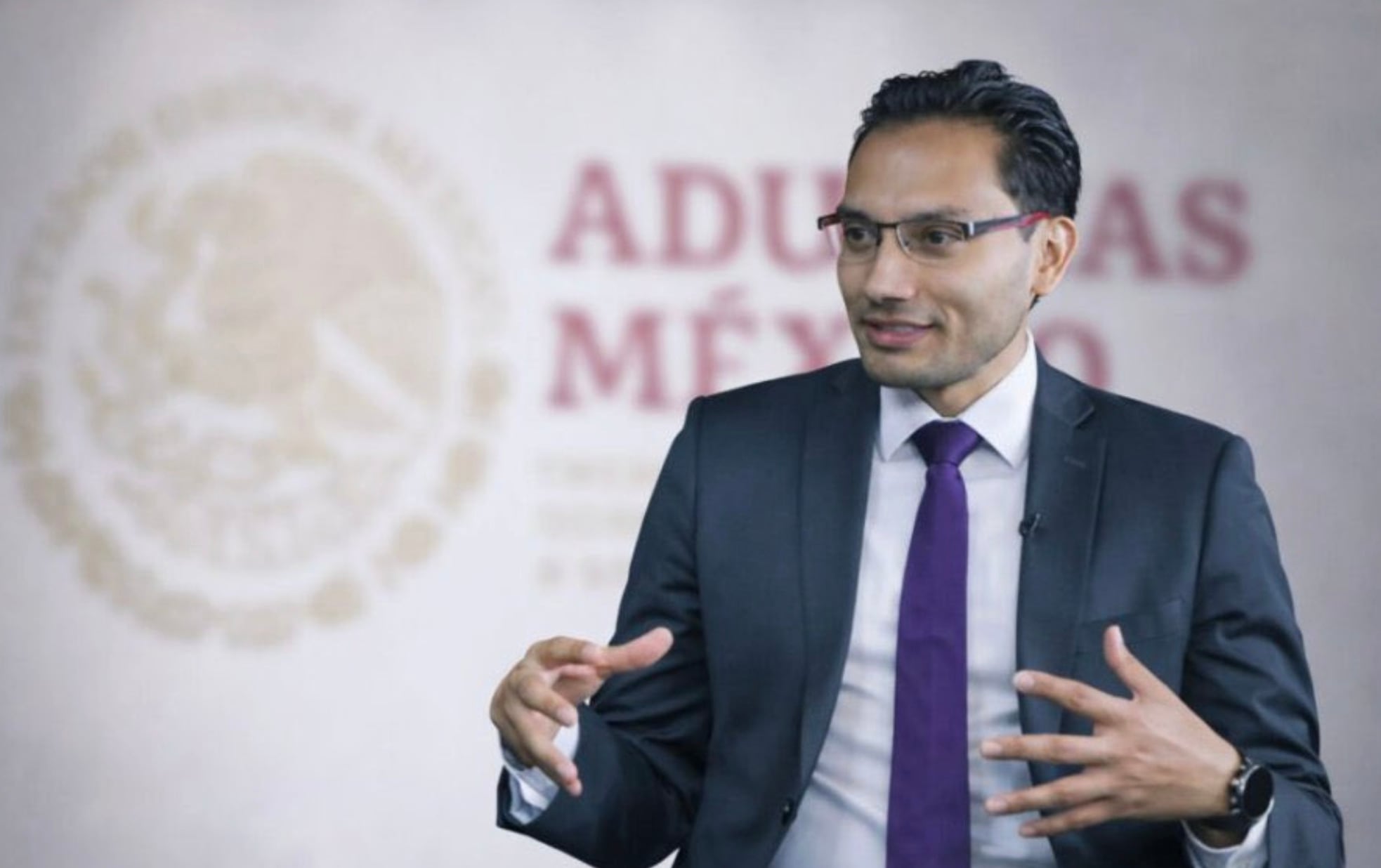 Héctor Alonso Romero es un joven funcionario que ya ha venido trabajando en la transformación digital de la Agencia Nacional de Aduanas