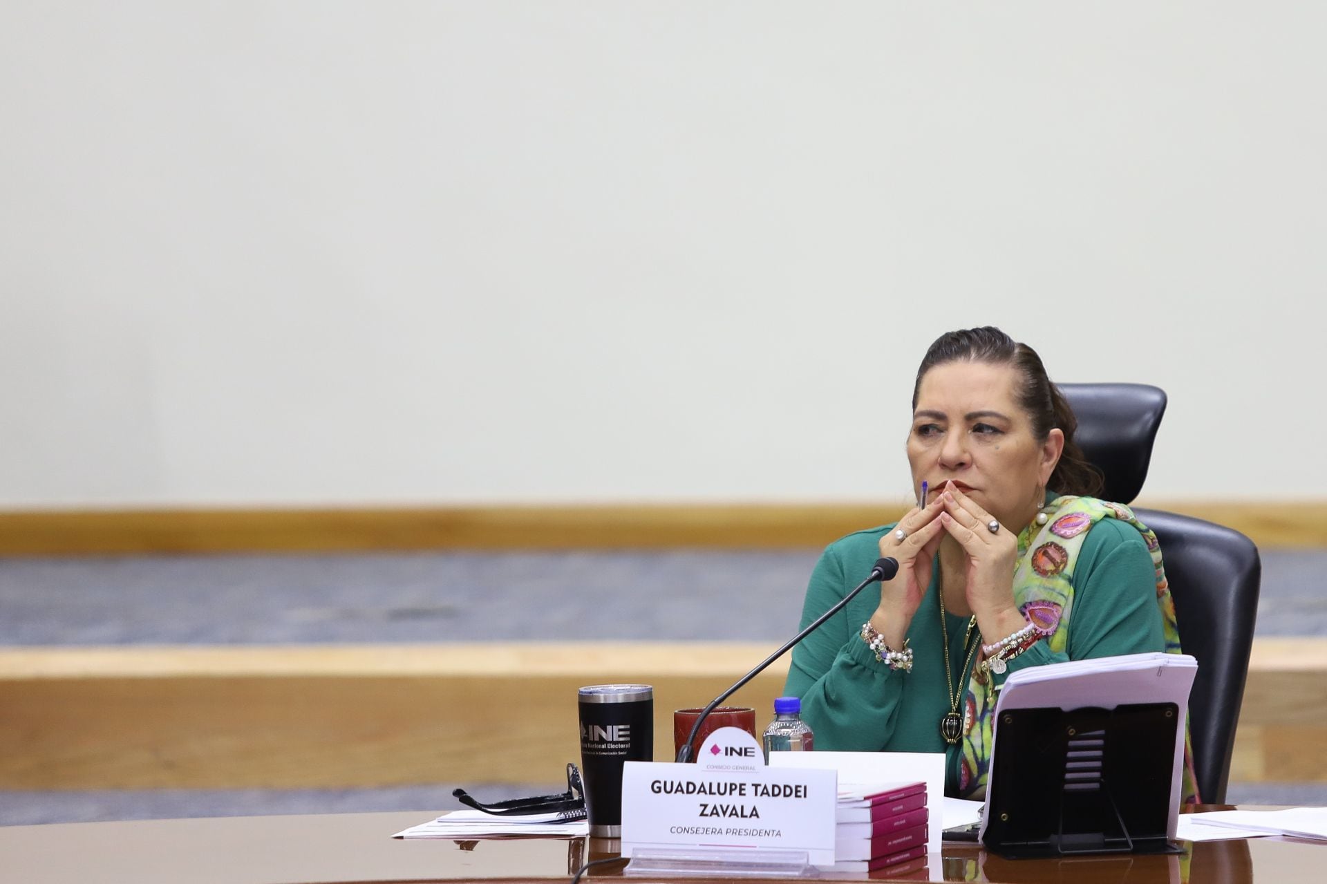 Guadalupe Taddei, consejera presidenta del INE, durante la sesión extraordinaria