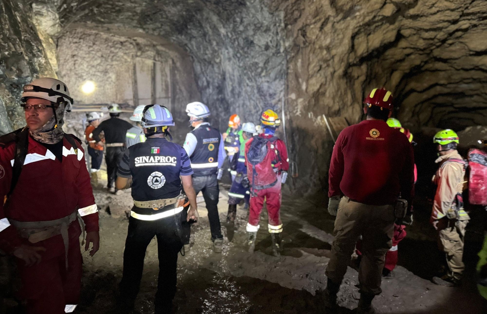 Instalan bomba y cableado para el rescate de mineros de Santa Fe
