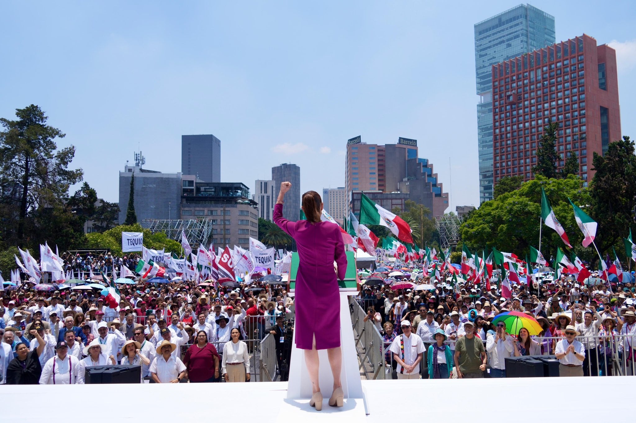 rqbz76bd6fbknjrpb2tnr3qsn4 Rosa Icela Rodríguez celebra segunda informe de Claudia Sheinbaum como presidenta.