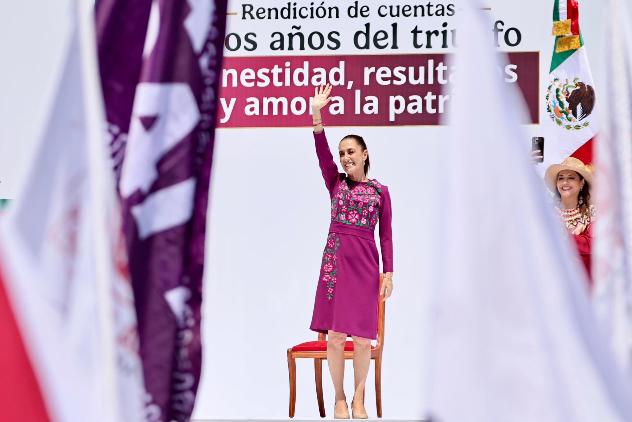 xorsjq7nczcm5h3tv4eociy2fq Rosa Icela Rodríguez celebra segunda informe de Claudia Sheinbaum como presidenta.