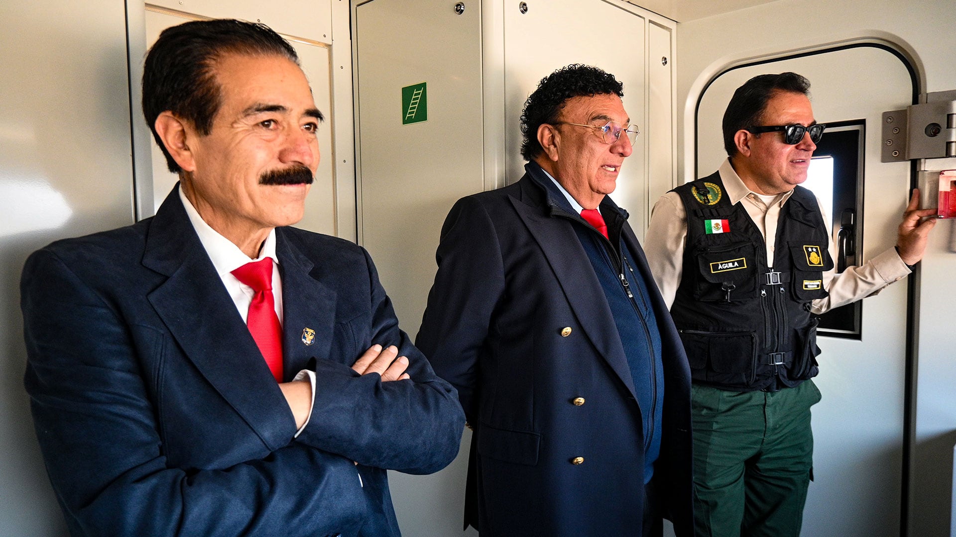 Mtro. Óscar David Lozano Águila y el Ing. Raúl Hernández Leyva