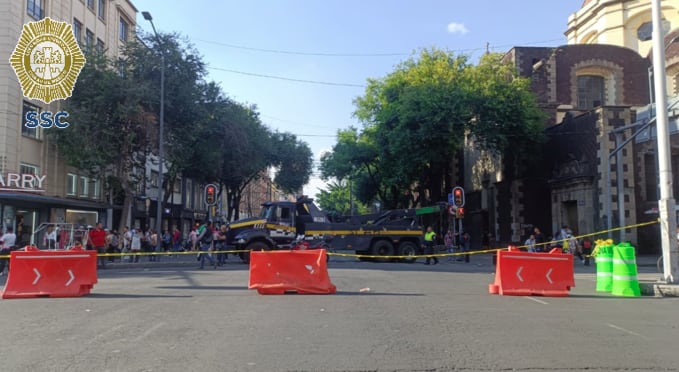 jilaeokup5c4jodfgq7udidbki Plantón de la CNTE en avenida 20 de Noviembre