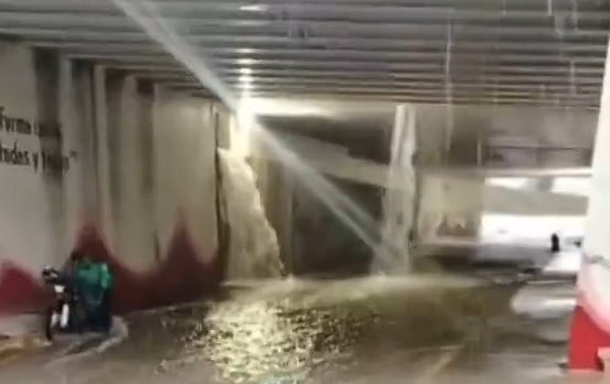 m77bc6dhc5am3nfplrs7uzeppi Inundaciones en Tecámac dejan vehículos atrapados y colapsan vialidades