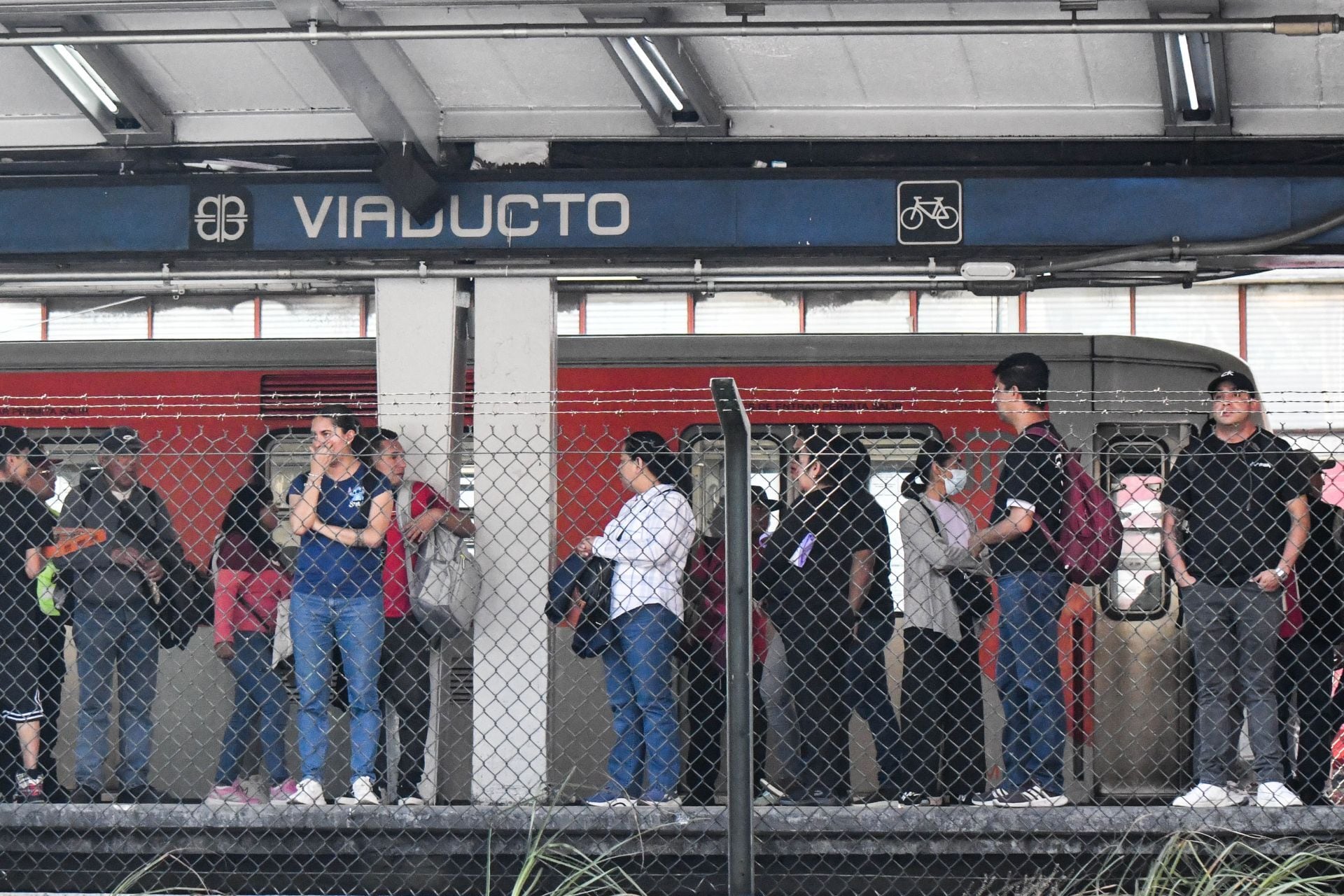 ndyziimxqnejjdvr4fc7nll4ra Metro CDMX restablece servicio de Tasqueña a Cuatro Caminos; 6 estaciones siguen cerradas