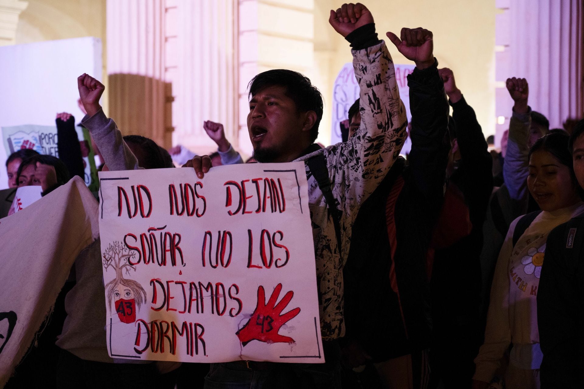 Manifestación por los 43 normalistas de Ayotzinapa.