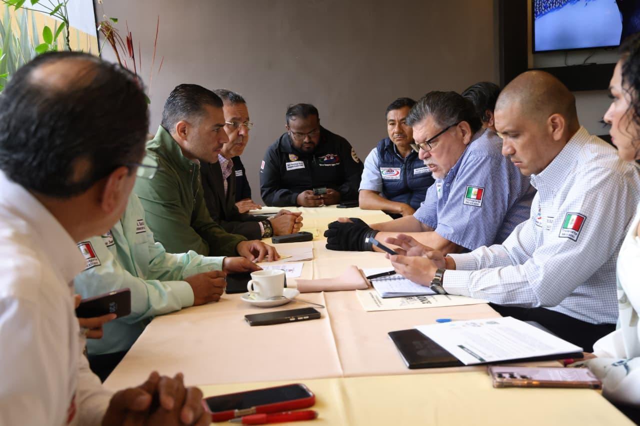 Omar García Harfuch y transportistas de la AMOTAC se reúnen.