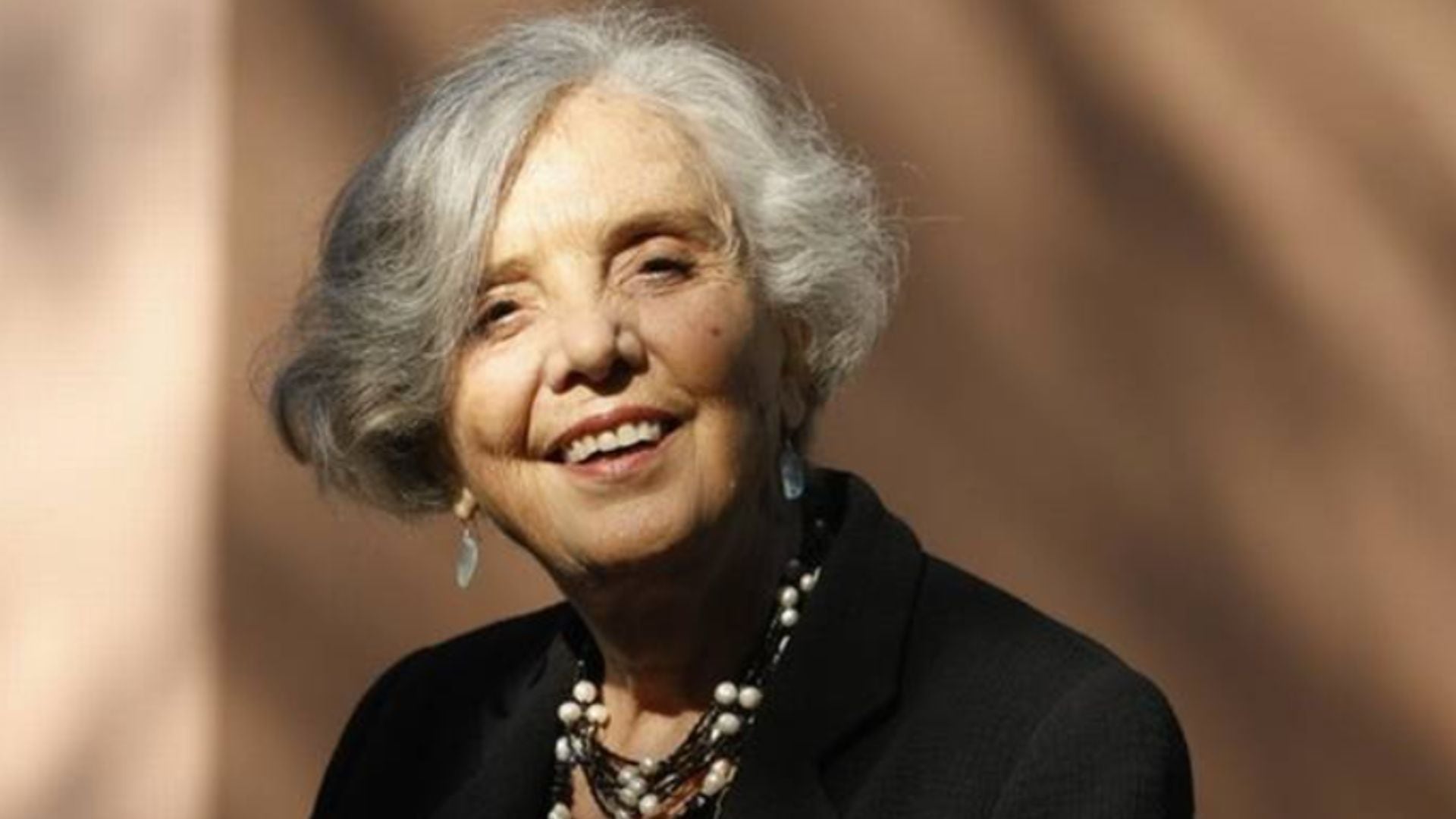 r3aiijlovncexfpnjvtjiqnd44 Elena Poniatowska