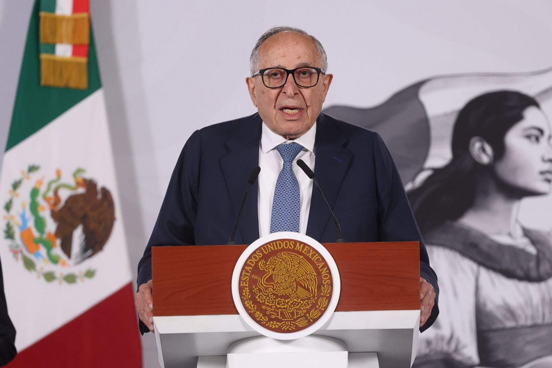 2gqghp5xfvev5hcpah6tla2d7m David Kershenobich, secretario de Salud, dan el informe de la situación mundial del brote de ébola