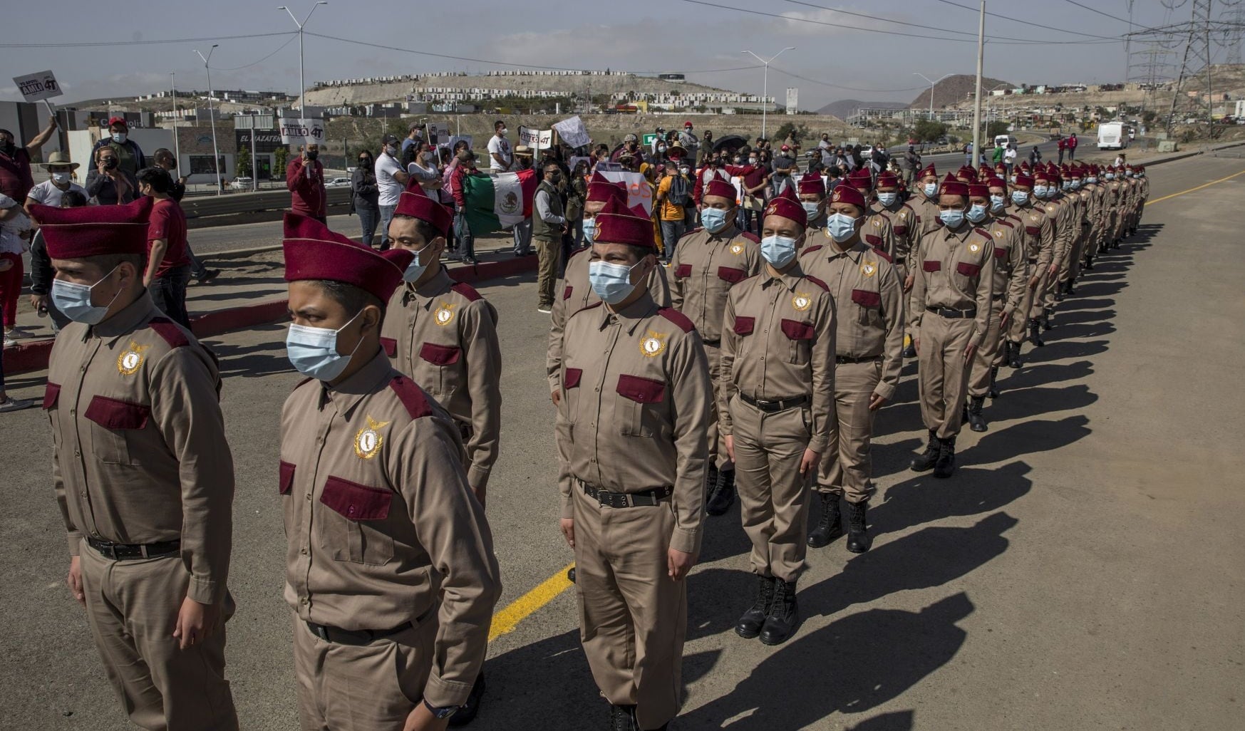 5alipi6bgjhhfjedikz5awrto4-1 Adiós a las escuelas militarizadas: SEP anuncia cierre de planteles en México