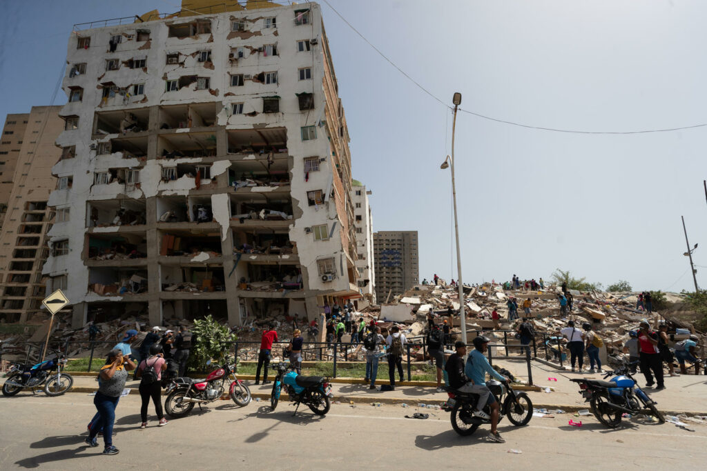 Suben a 2 mil 954 los fallecidos y a 16 mil 592 los heridos por los terremotos en Venezuela - 6be8562d8feada690bb1c7c60dcfd96aa6cc399cw-1024x683