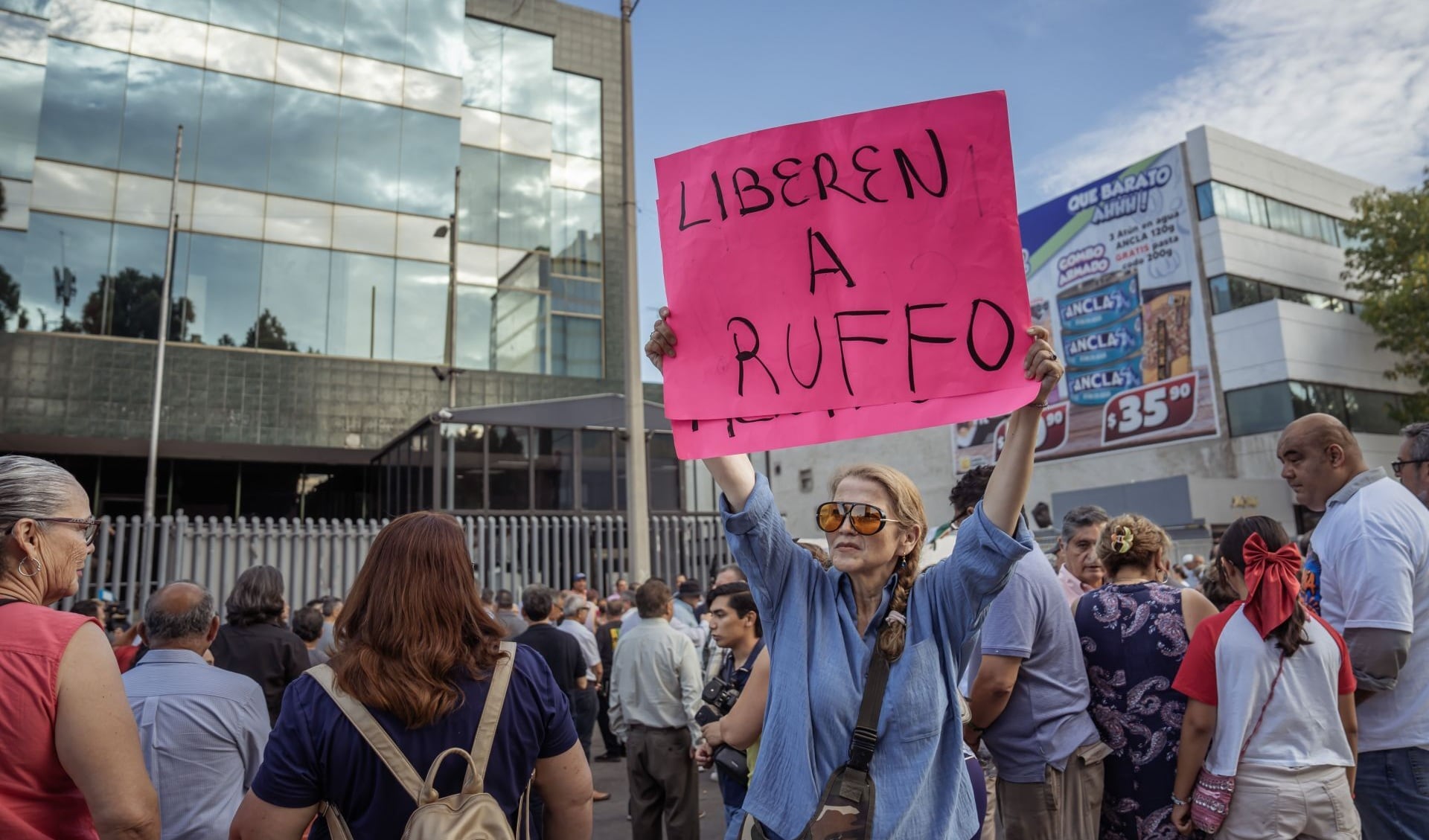 PAN protesta en Tijuana por detención de Ernesto Ruffo y pide su liberación