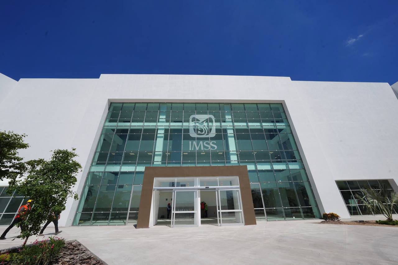 Buen Gobierno emite multas a dos empresas ligadas al IMSS tras irregularidades