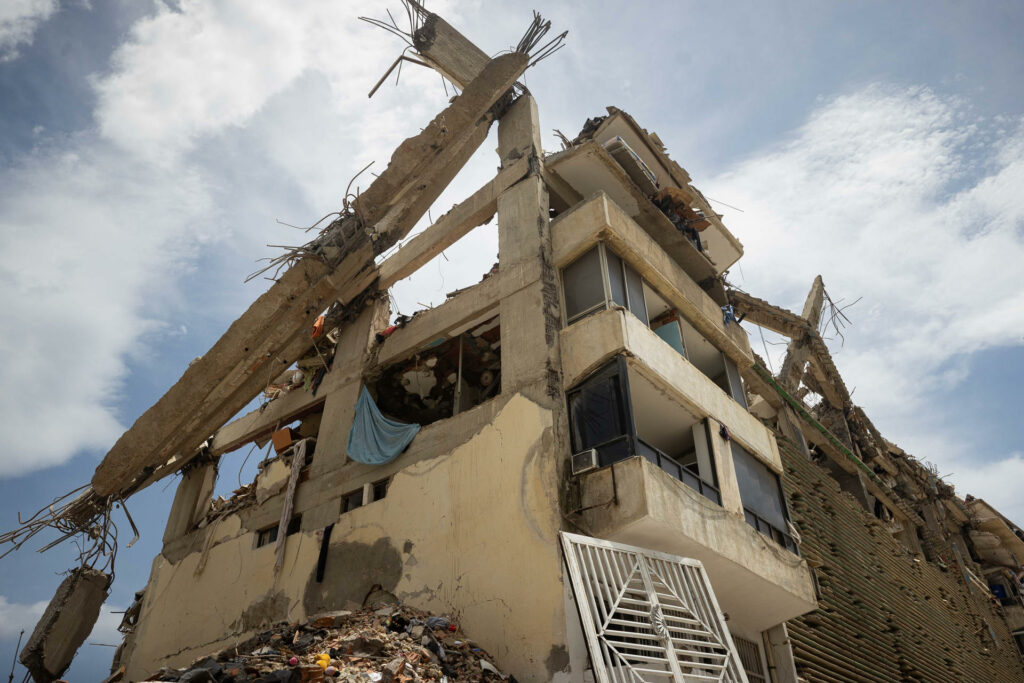 e53d773cb4861eb648e81a5715aa18076a2b2a21w-1024x683-2 Sube a 5 mil 398 la cifra de muertos por el doble terremoto en Venezuela - e53d773cb4861eb648e81a5715aa18076a2b2a21w-1024x683