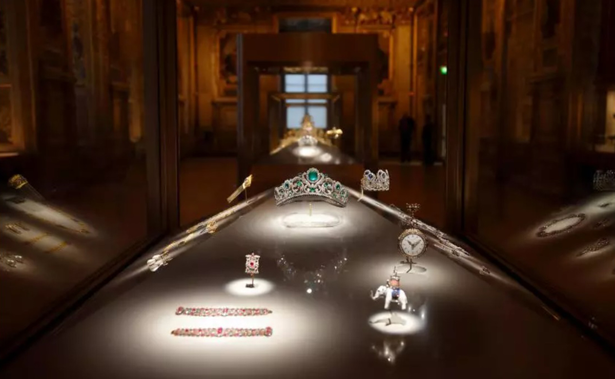 Museo del Louvre anuncia reapertura de la sala del robo de octubre 2025 - joyas-de-la-corona-francesa