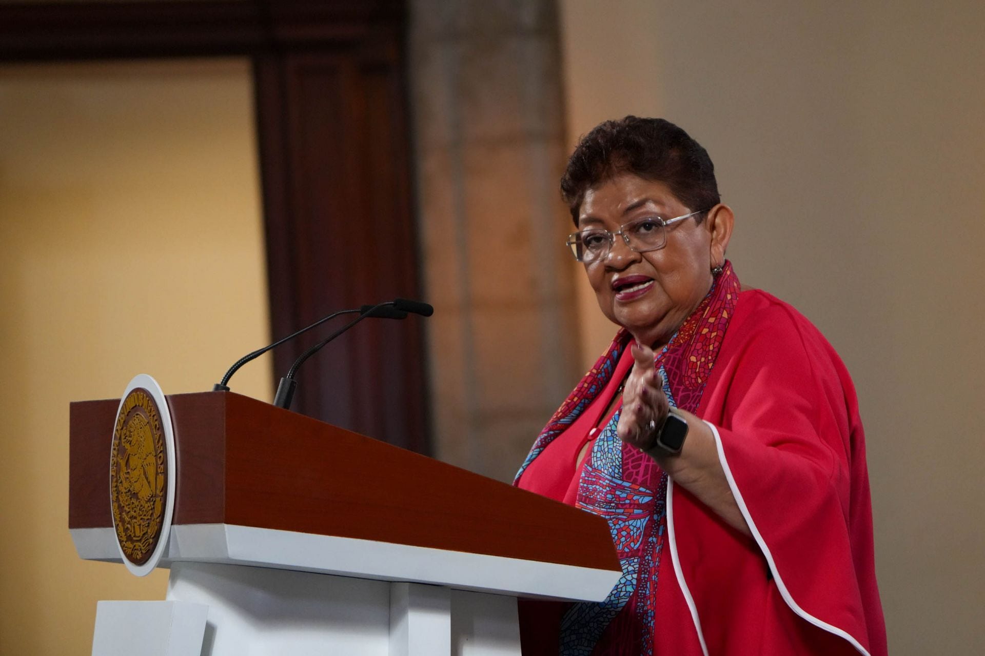 Ernestina Godoy, fiscal general.