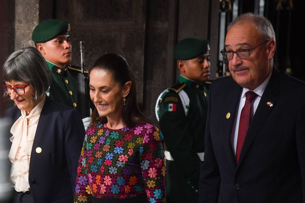 Claudia Sheinbaum, presidenta de México, durante la ceremonia de bienvenida a Guy Parmelin, presidente de la Confederación Suiza, evento realizado en Palacio Nacional.